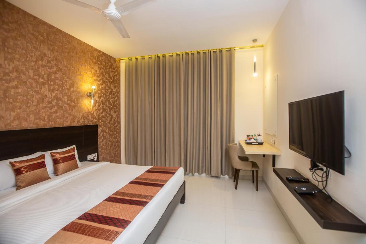 Hotel Singh'S By Wb Inn, Vashi, นาวีมุมไบ ภายนอก รูปภาพ