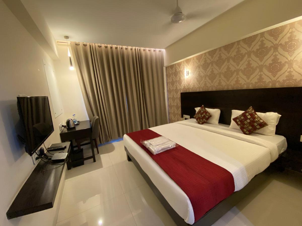 Hotel Singh'S By Wb Inn, Vashi, นาวีมุมไบ ภายนอก รูปภาพ