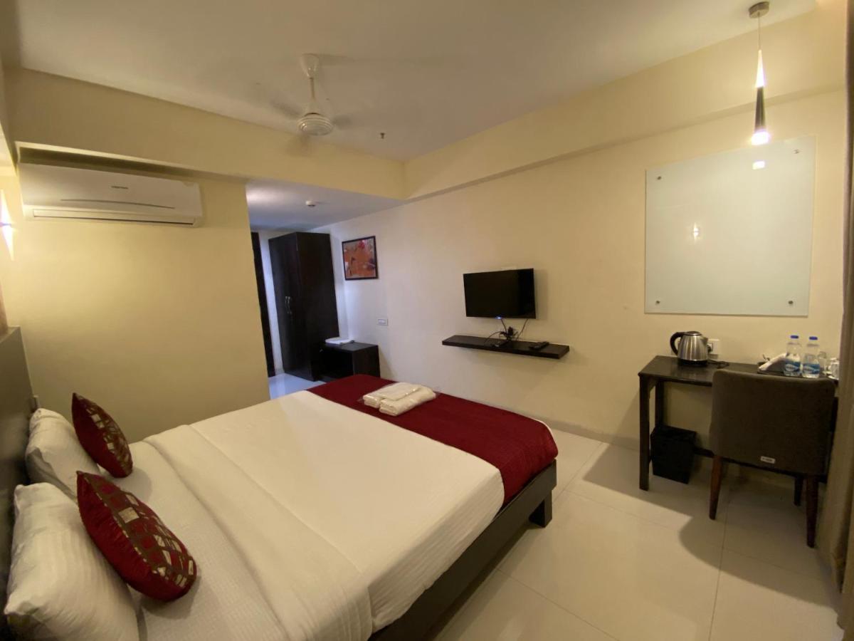 Hotel Singh'S By Wb Inn, Vashi, นาวีมุมไบ ภายนอก รูปภาพ