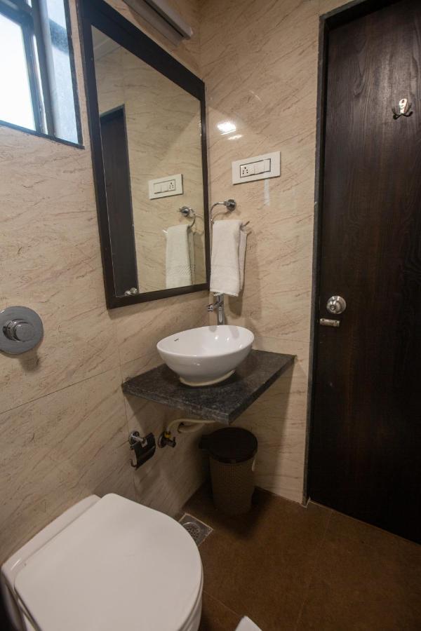 Hotel Singh'S By Wb Inn, Vashi, นาวีมุมไบ ภายนอก รูปภาพ