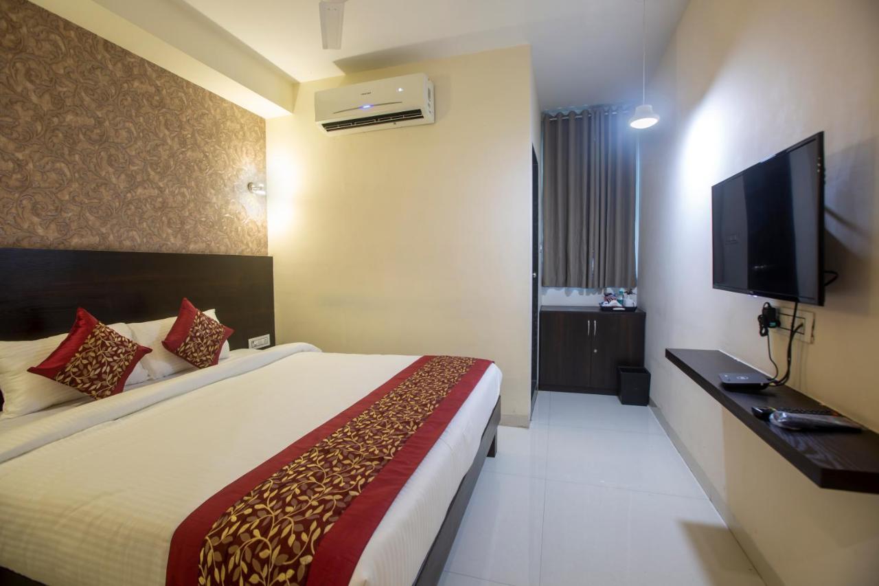 Hotel Singh'S By Wb Inn, Vashi, นาวีมุมไบ ภายนอก รูปภาพ