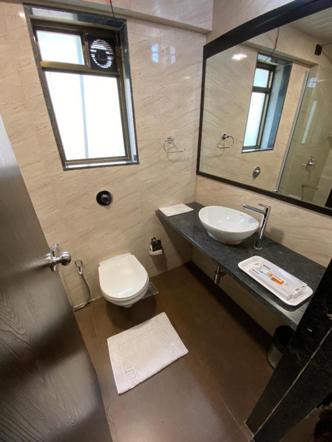 Hotel Singh'S By Wb Inn, Vashi, นาวีมุมไบ ภายนอก รูปภาพ