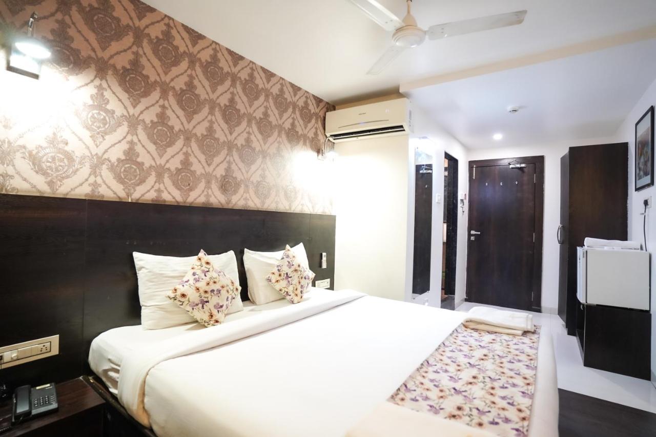 Hotel Singh'S By Wb Inn, Vashi, นาวีมุมไบ ภายนอก รูปภาพ