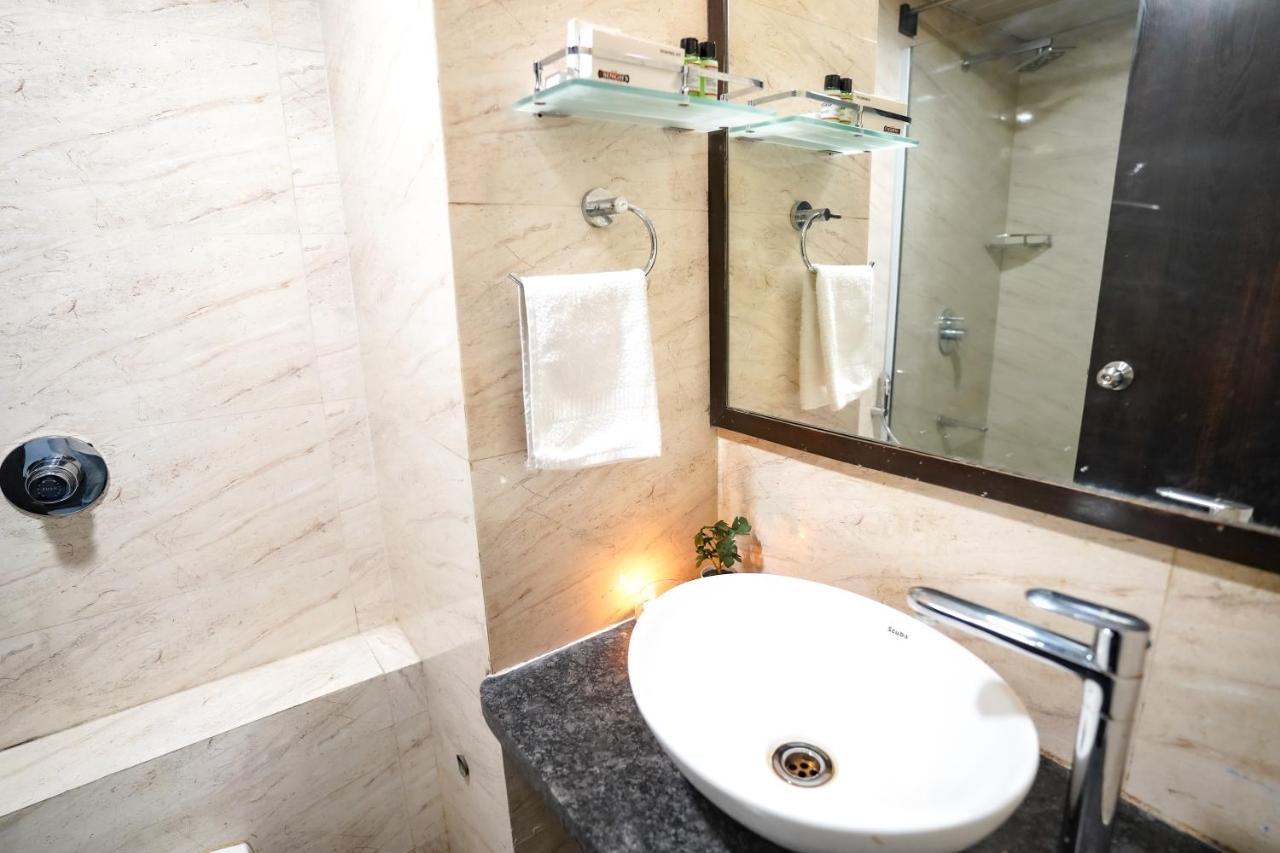 Hotel Singh'S By Wb Inn, Vashi, นาวีมุมไบ ภายนอก รูปภาพ